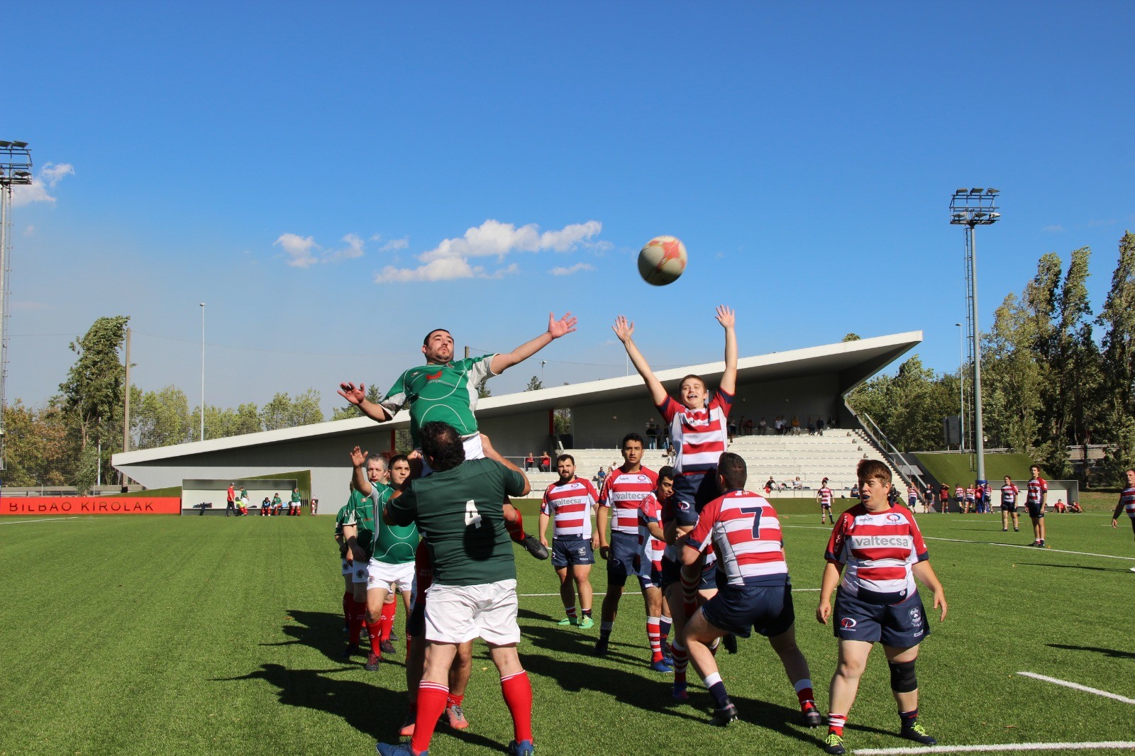 El Iruña Rugby Club debuta en la Liga Bultza en una jornada para olvidar